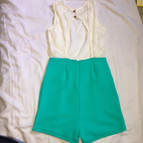 Stylish Romper - Picture 2 of 2